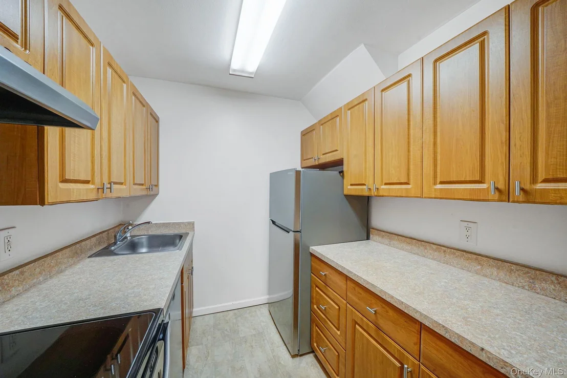 Photo of Unit 5LD at 263 River Avenue
