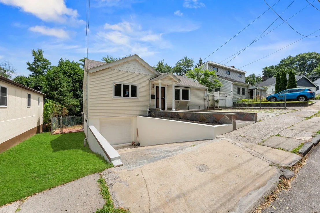 Photo of 690 Corbalis Place