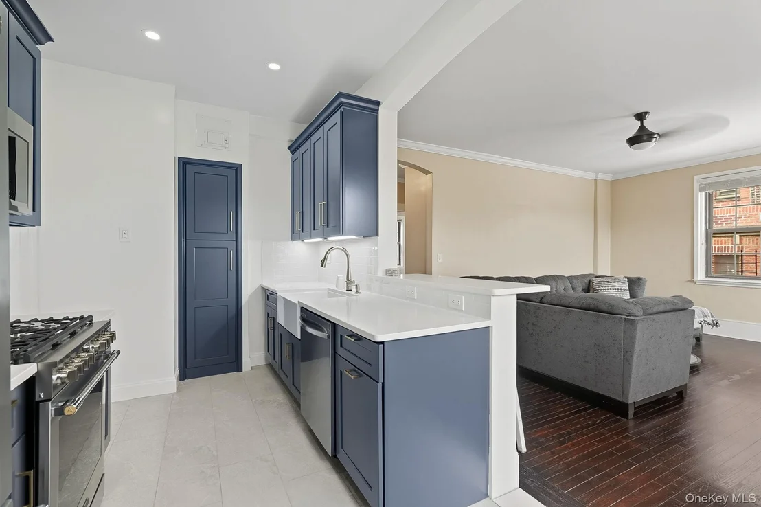 Photo of Unit 5A at 830 Bronx River Road