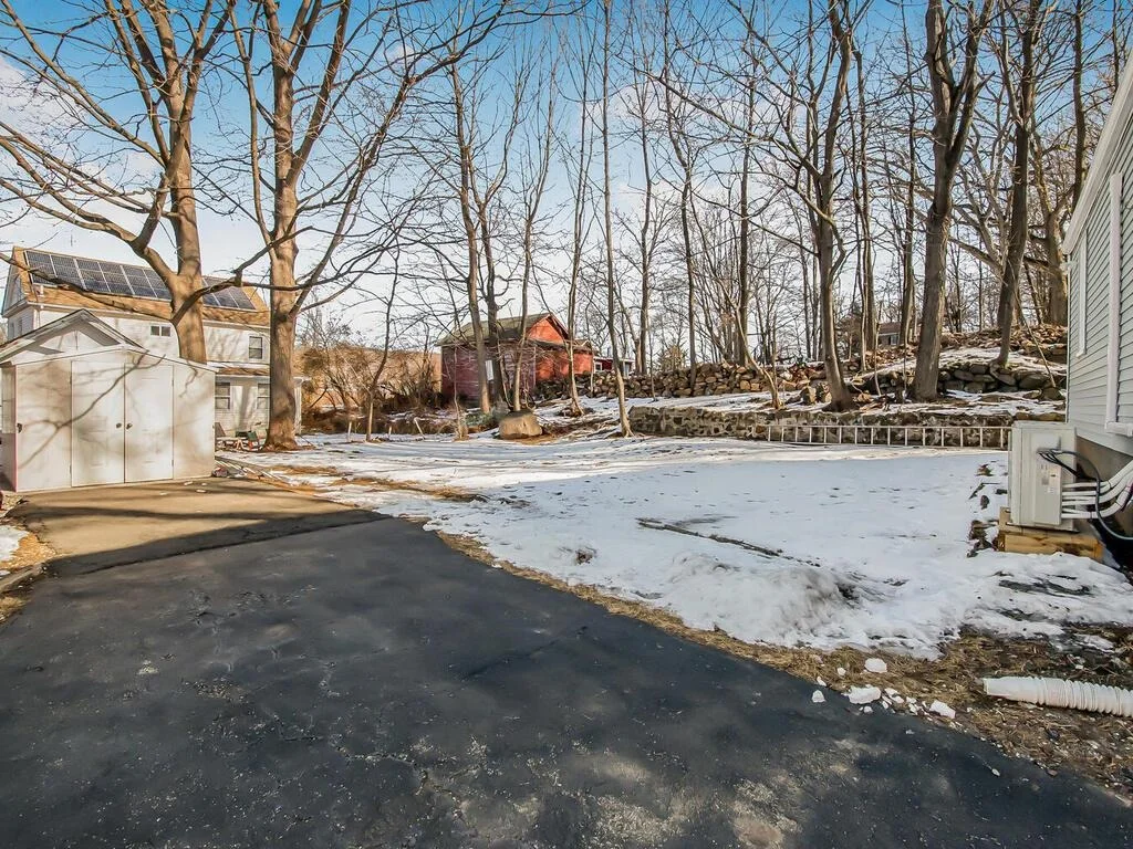 Photo of 2 Willow Avenue