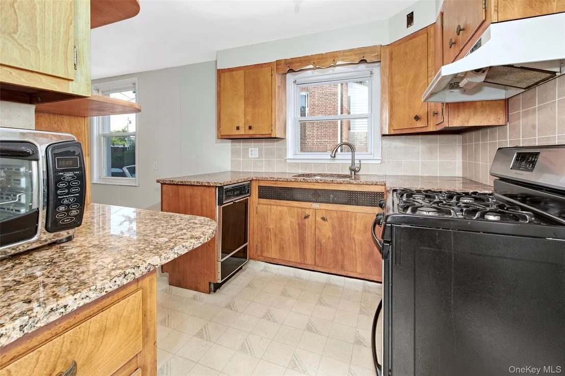 Photo of 63 Thatcher Avenue