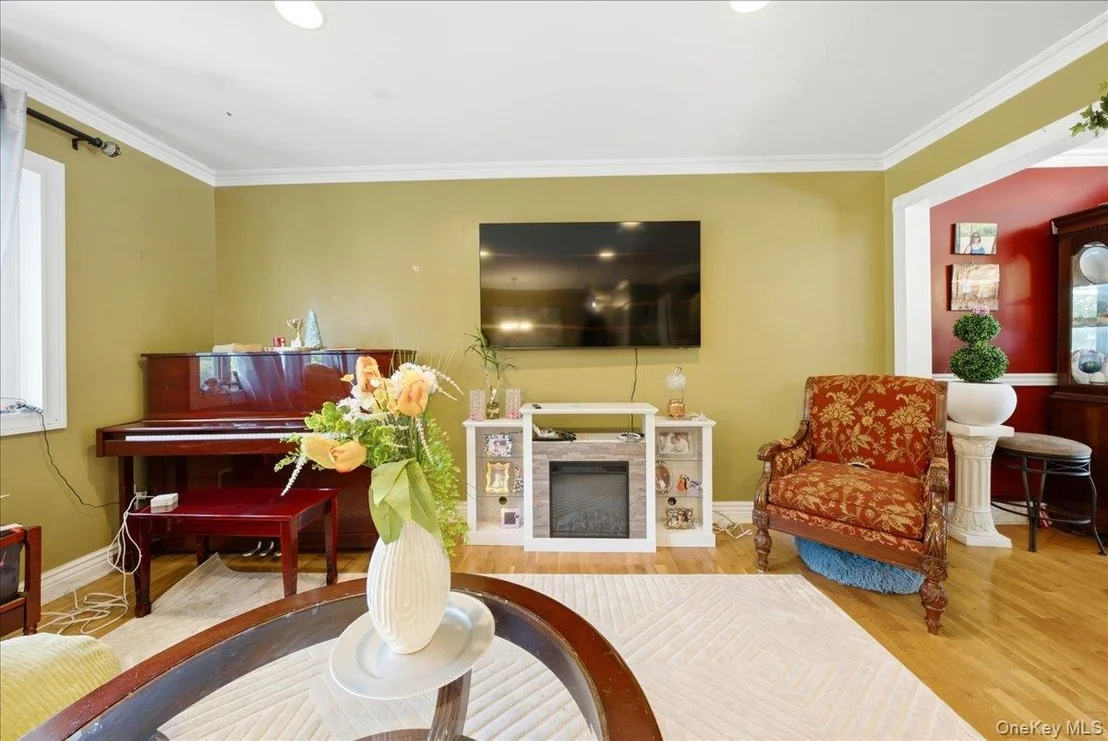 Photo of 785 Sequoia Drive