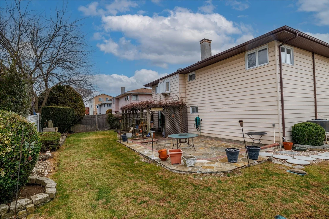Photo of 264 Branch Avenue