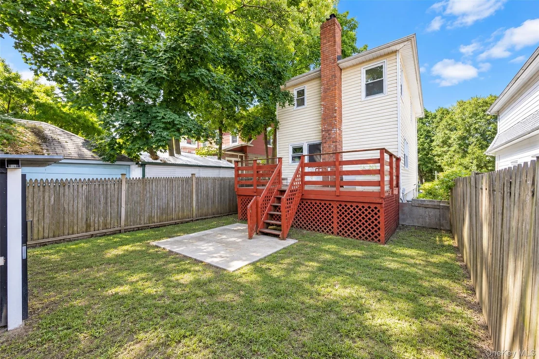 Photo of 142-10 Oak Avenue