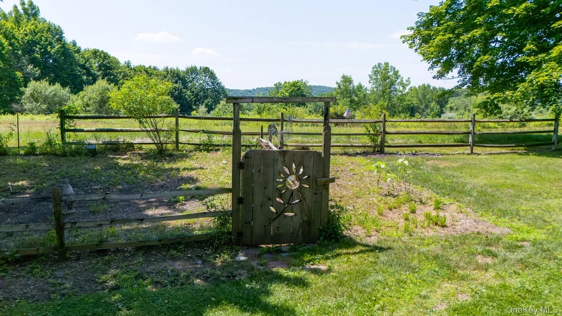 Photo of 90 State Line Road