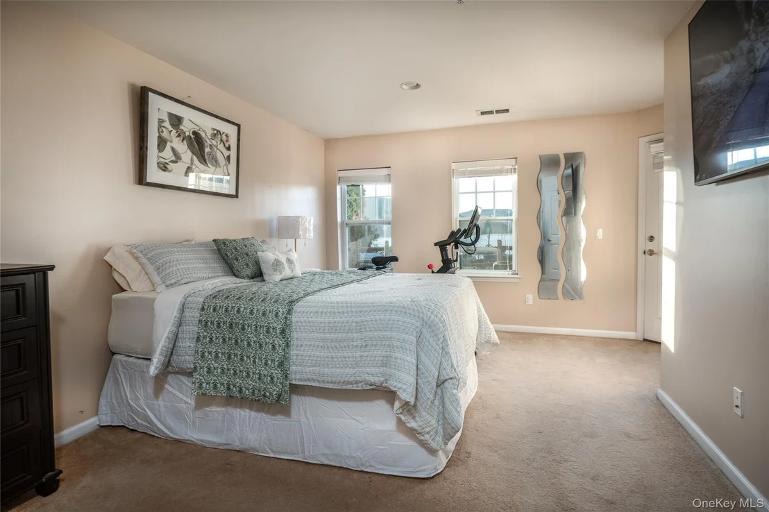 Photo of 214 Waterside Close