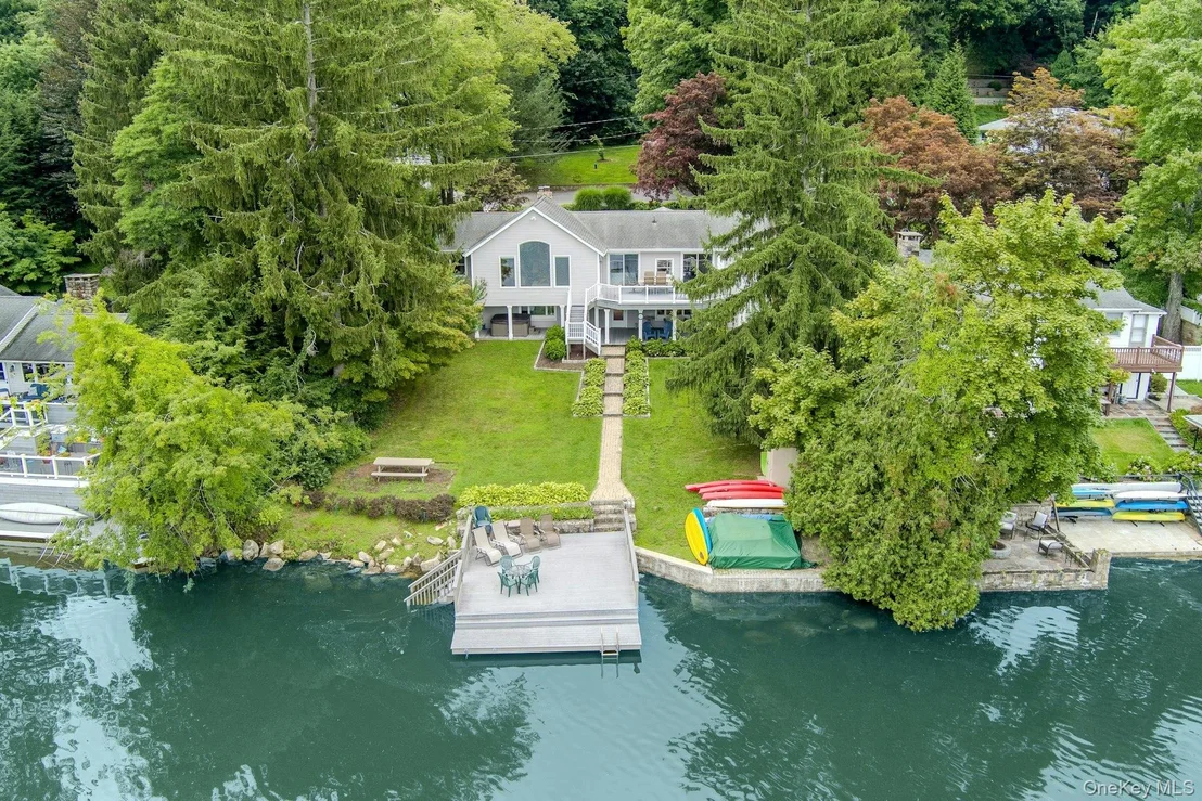 Photo of 11 Lakeside Road