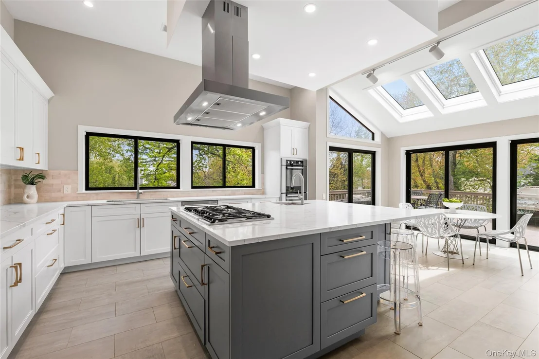 Photo of 3 Lakeside Drive