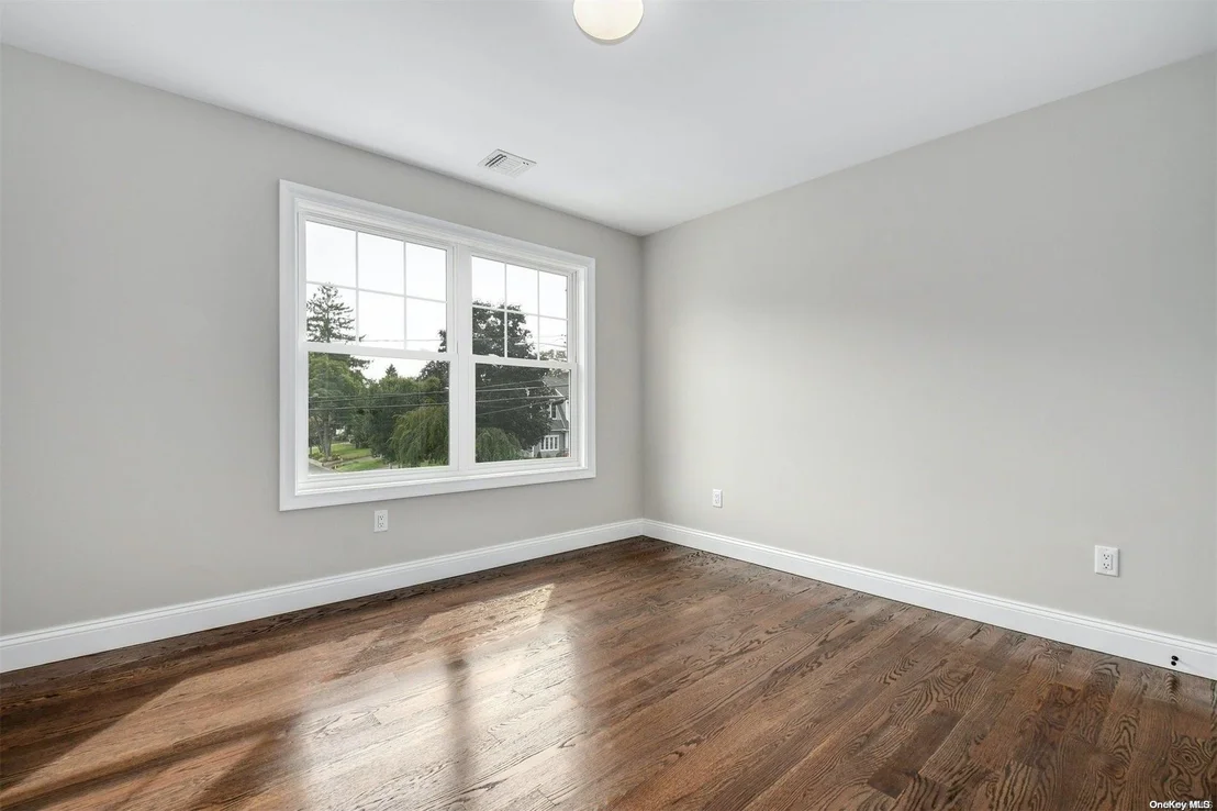 Photo of 56 Syosset Circle