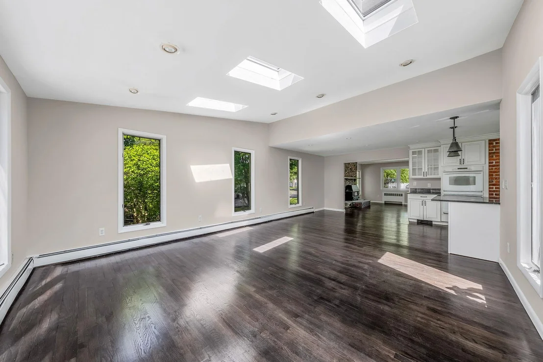 Photo of 10 Clearbrook Drive