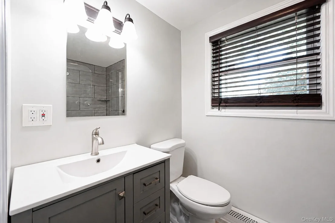 Photo of 100 Patchogue Holbrook Road