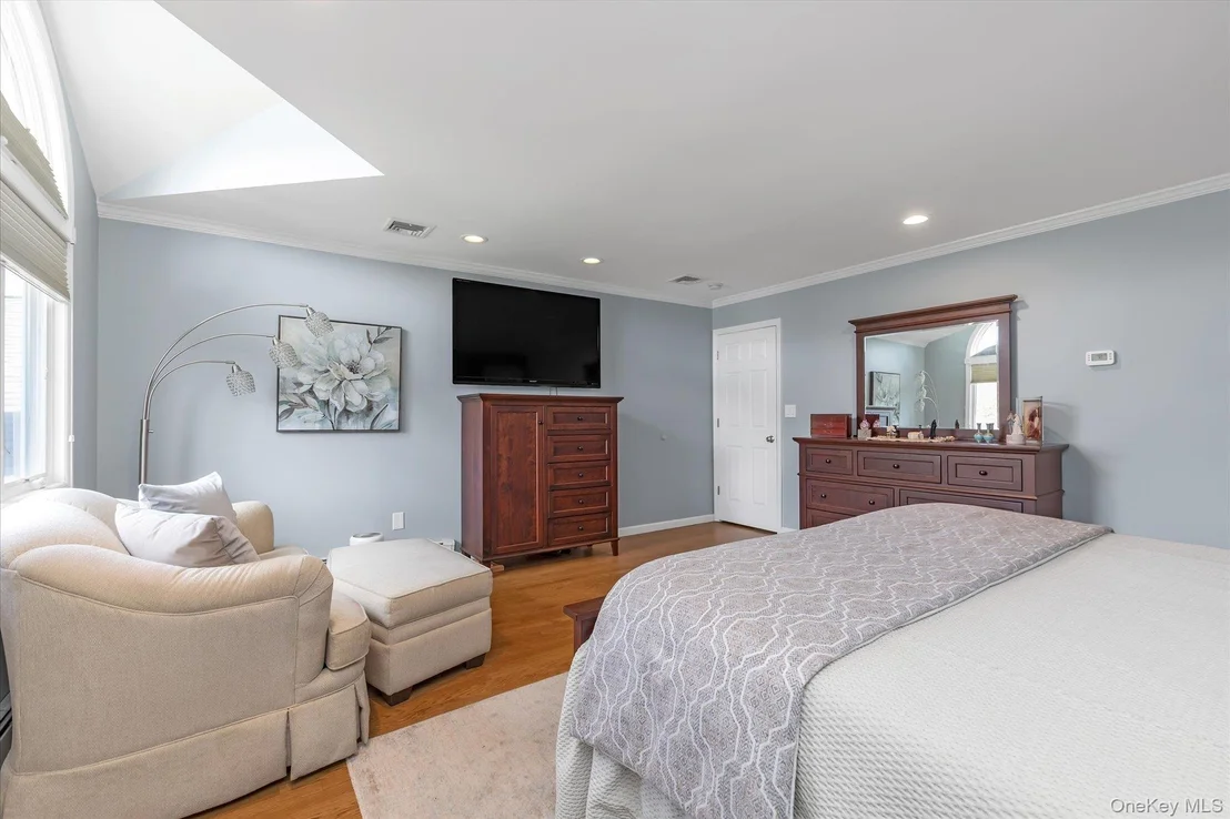 Photo of 340 Woodbridge Lane