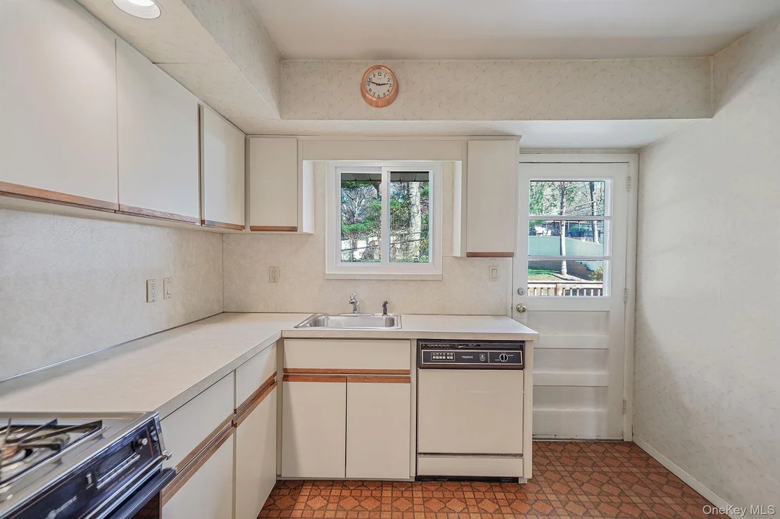 Photo of 13 Bee Drive