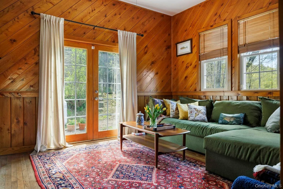 Photo of 452 Mountain Road