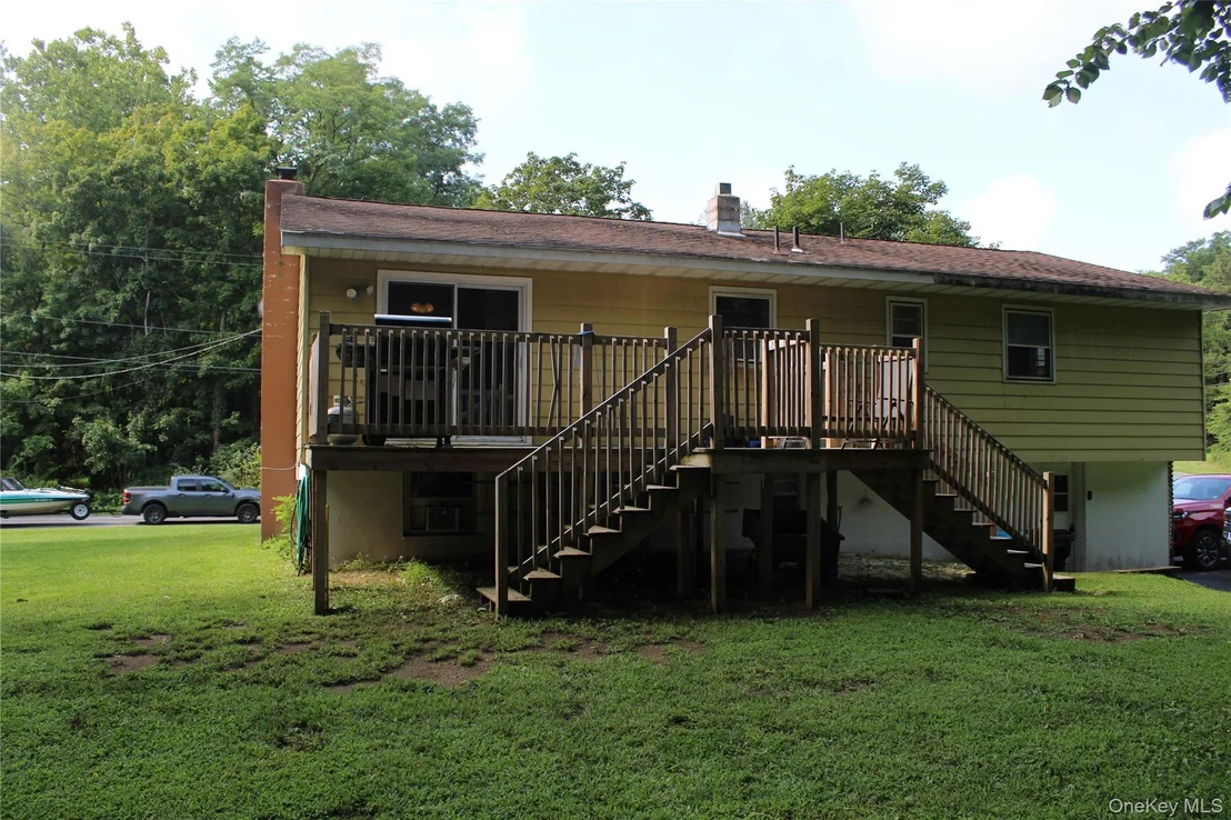 Photo of 230 Roosevelt Road