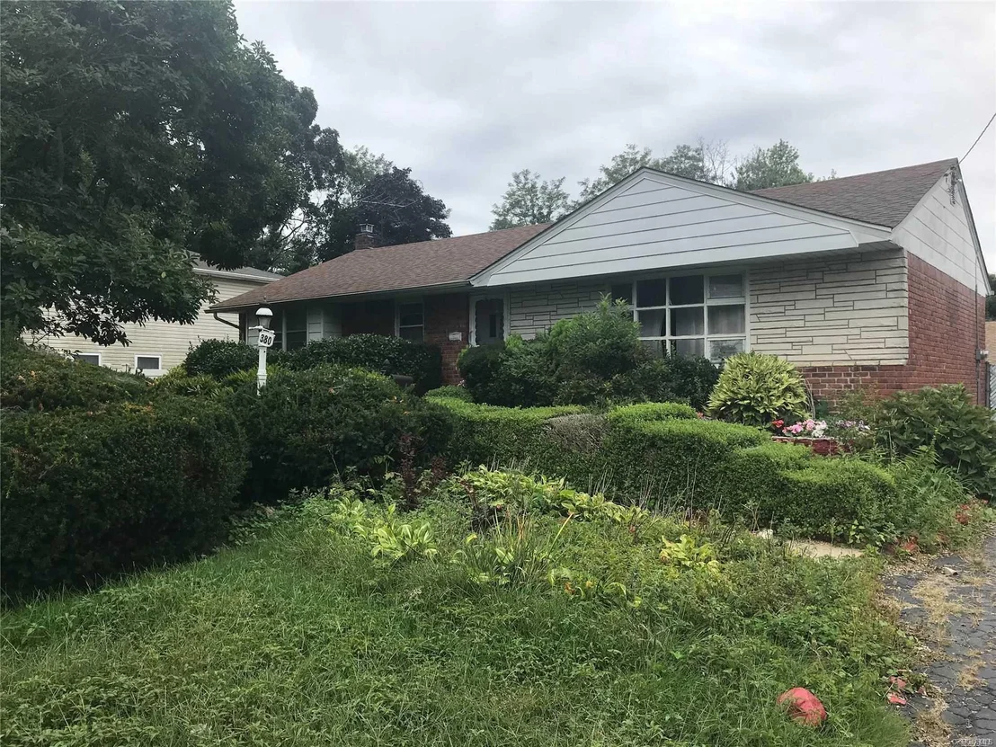 Photo of 380 Bethpage Road