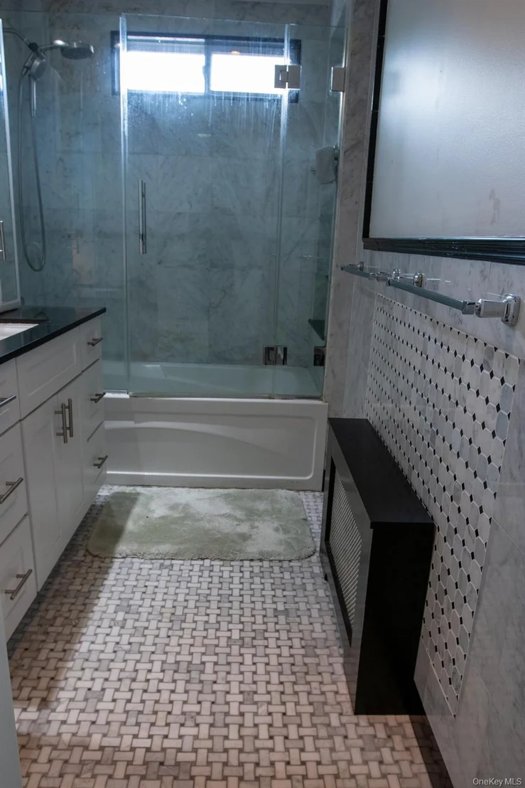 Photo of 4810 Robertson Street