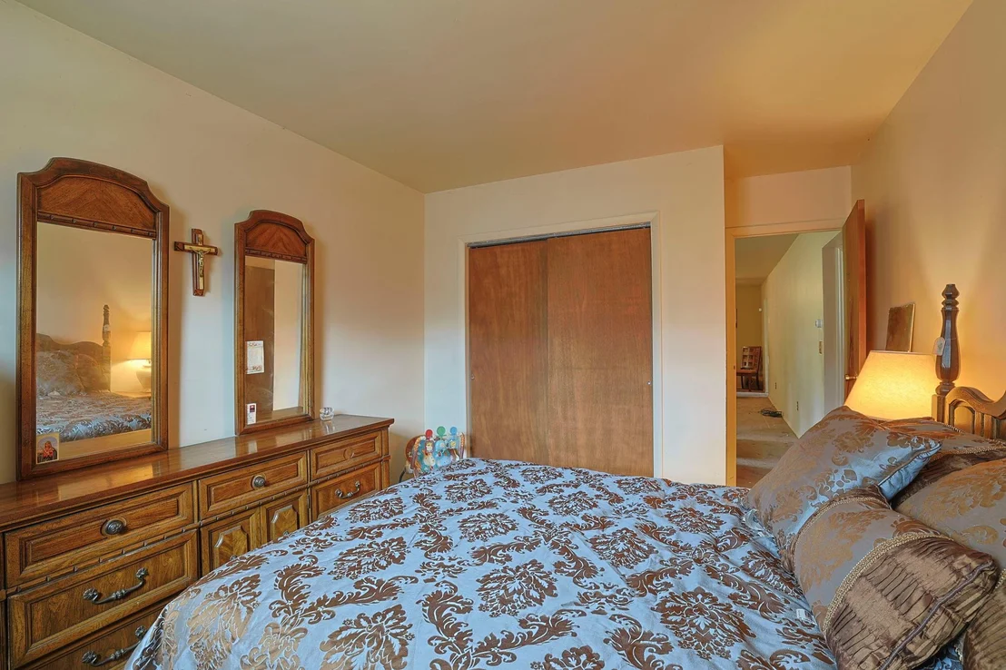 Photo of 73 Pine Avenue