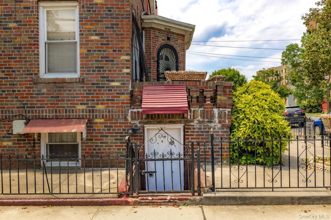 Photo of 3524 Aveune M