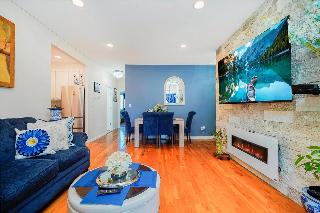 Photo of Unit 3D at 2695 Shell Road