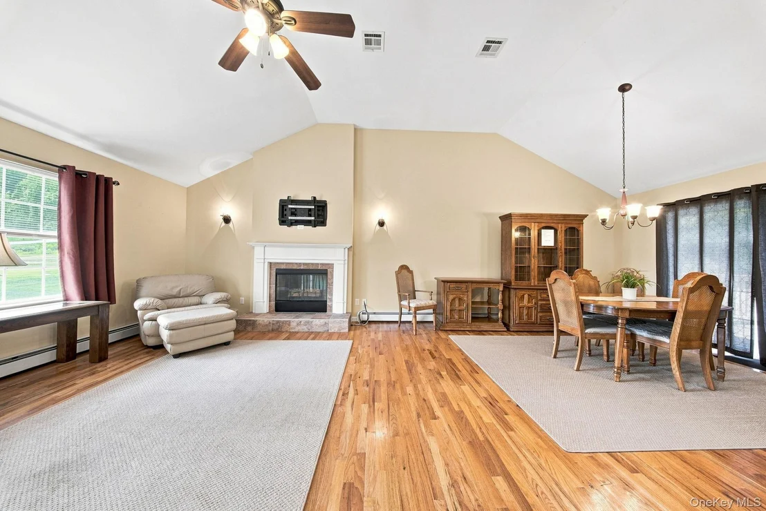 Photo of 236 Springbrook Road