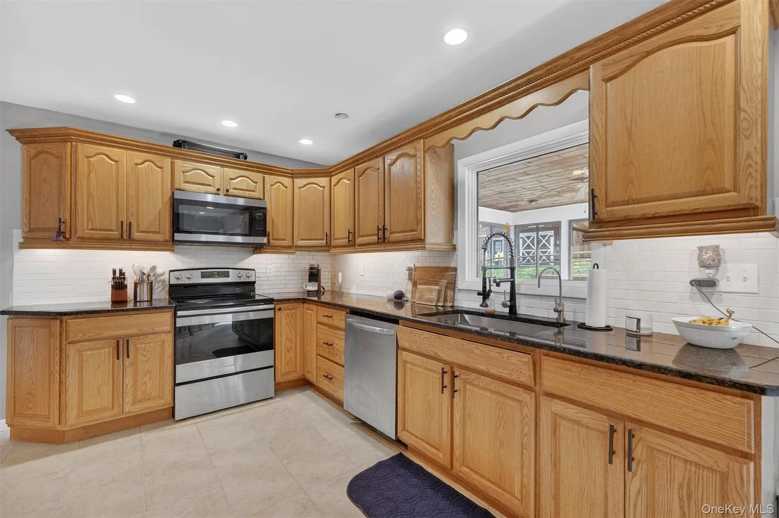 Photo of 216 Edgewood Drive N