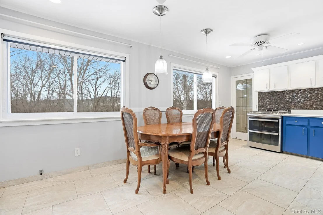 Photo of 12 Lakeview Road