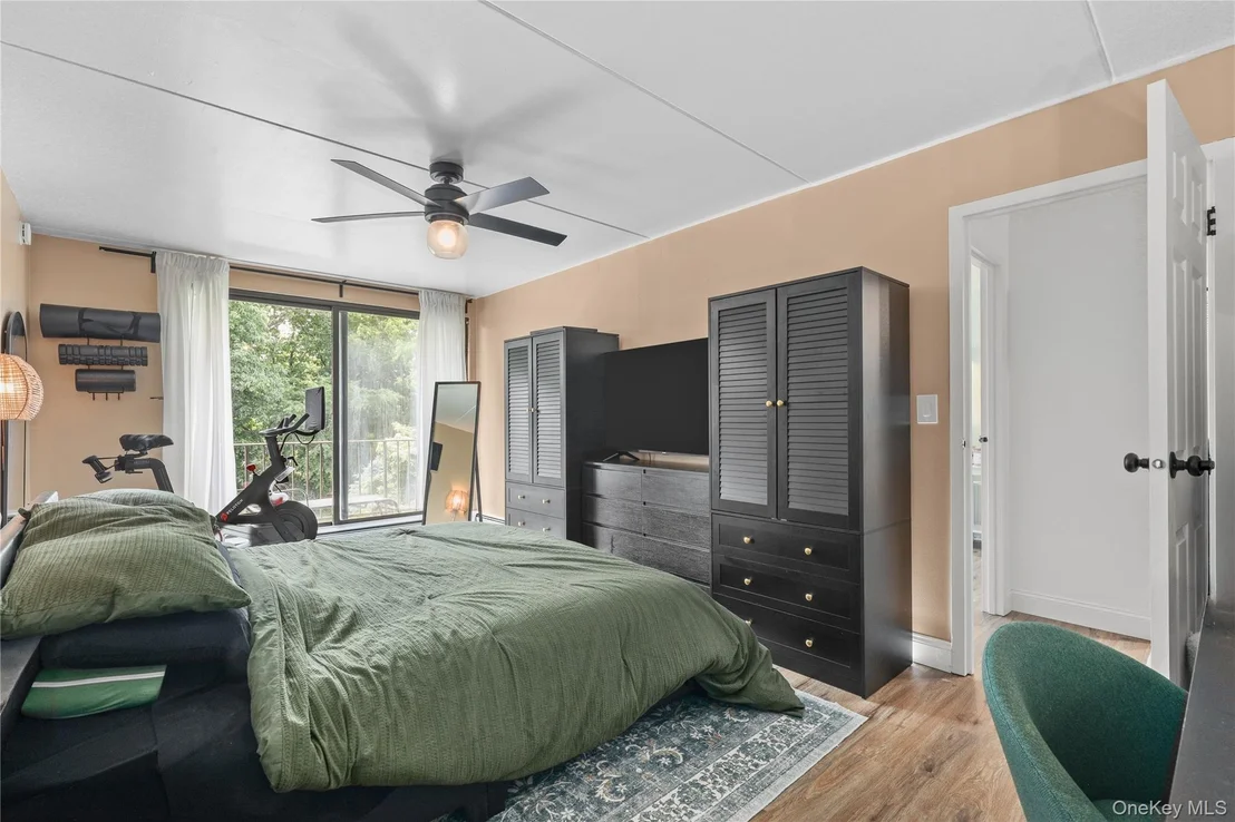 Photo of Unit 2C at 152 Overlook Avenue