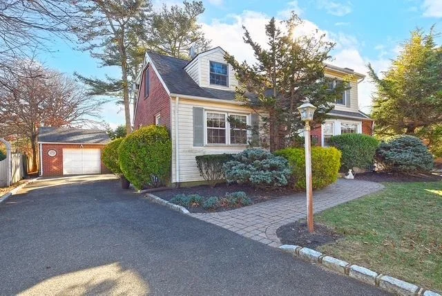 Photo of 24 Surrey Drive