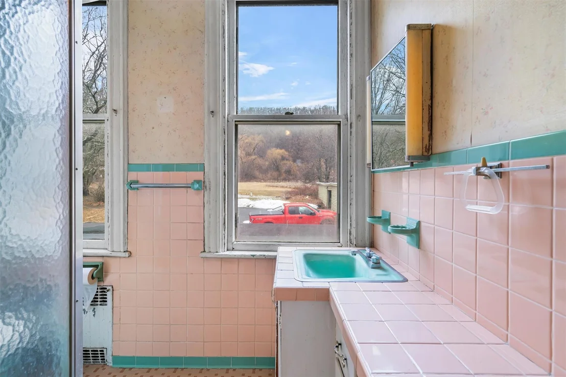 Photo of 114 Windsor Highway
