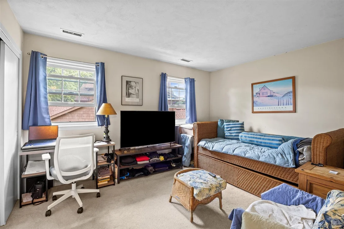 Photo of 7 Sutton Place