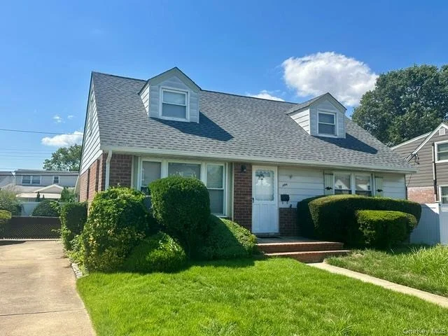 Photo of 586 Martin Road