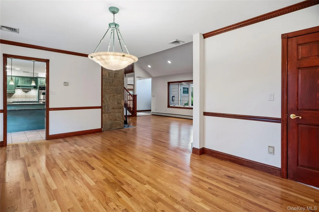 Photo of 565 Mohawk Road