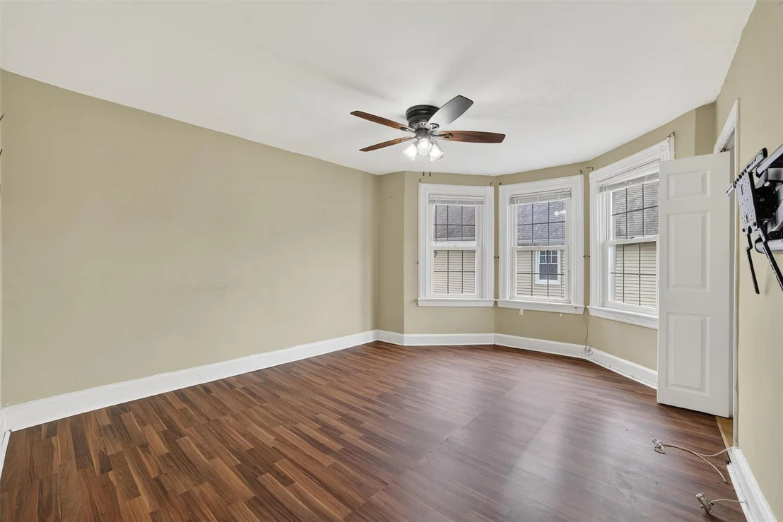 Photo of 31 Maple Avenue