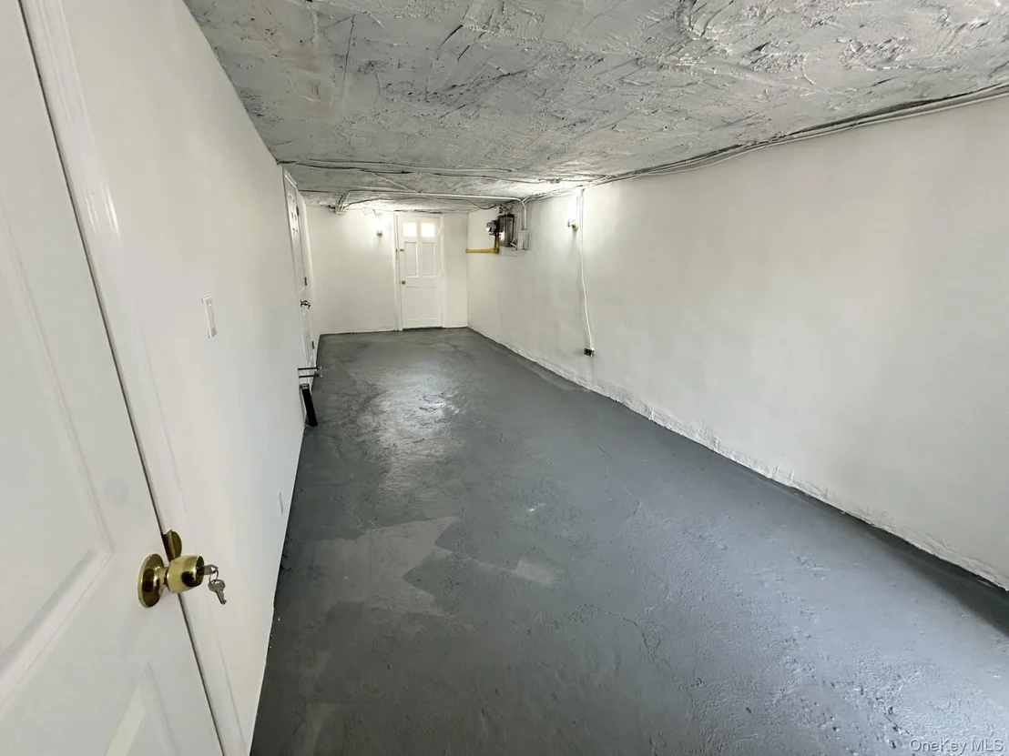 Photo of 278 Eldert Lane