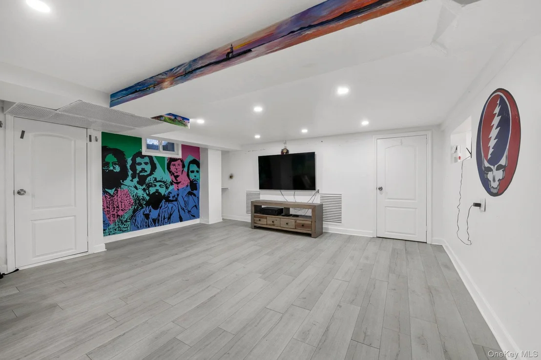 Photo of 10 Clover Drive