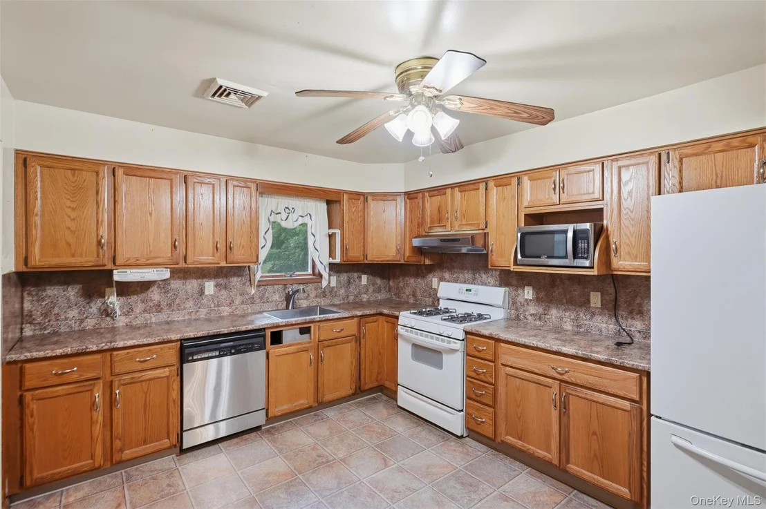 Photo of 122 River Road