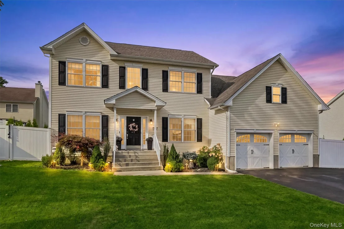 Photo of 2726 Colonial Drive