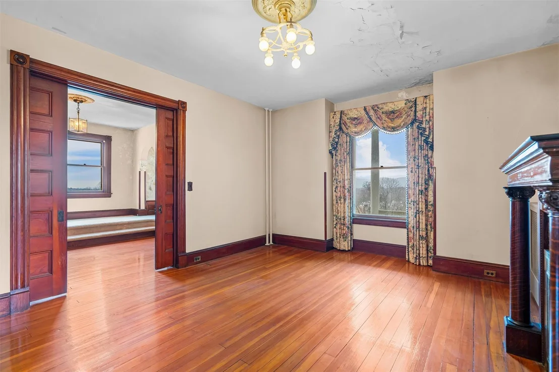 Photo of 114 Windsor Highway