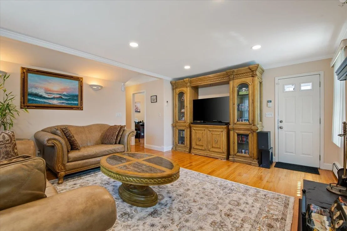 Photo of 918 Clay Street