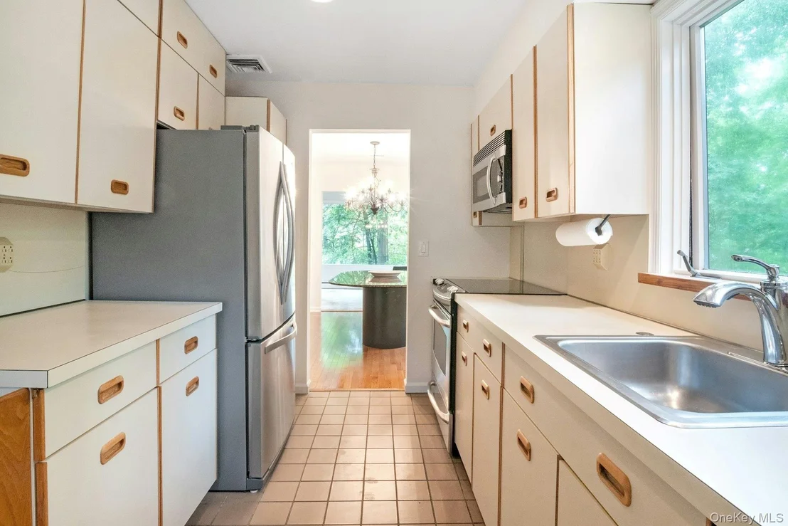 Photo of 707 Eagle Bay Drive