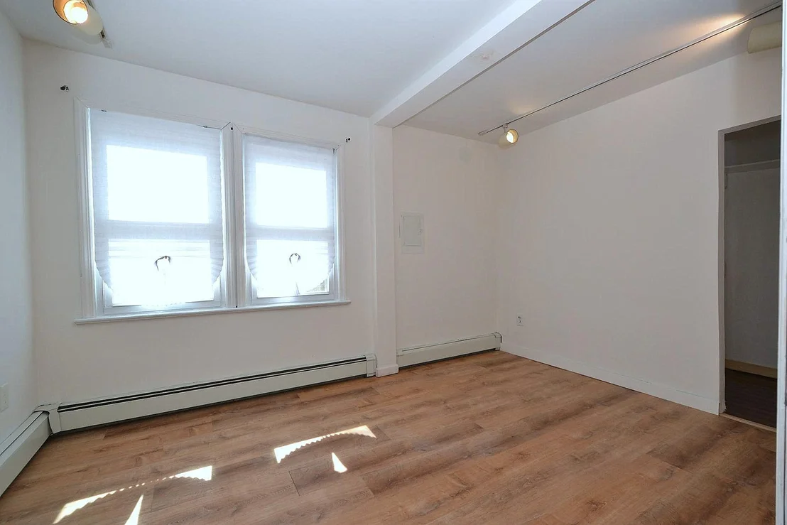 Photo of 179 Lynbrook Drive