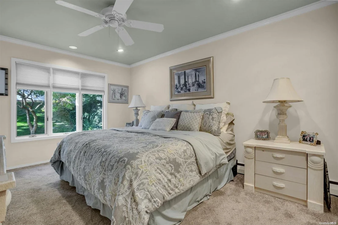 Photo of 24 W Lane Drive