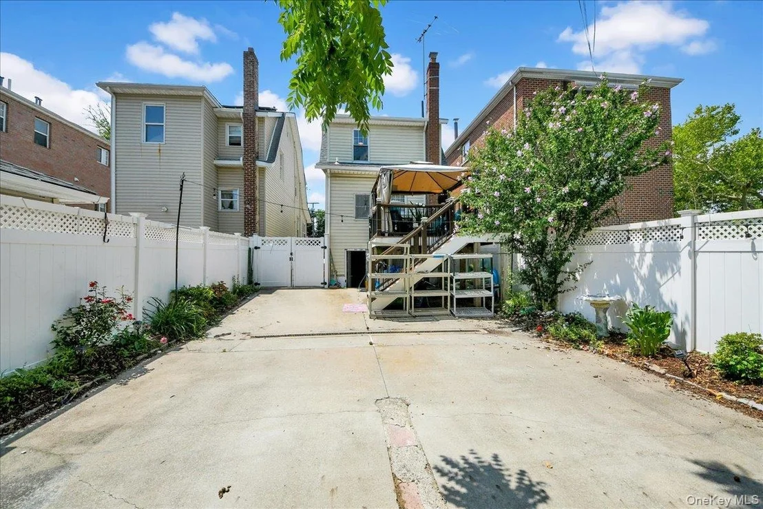 Photo of 322 Logan Avenue