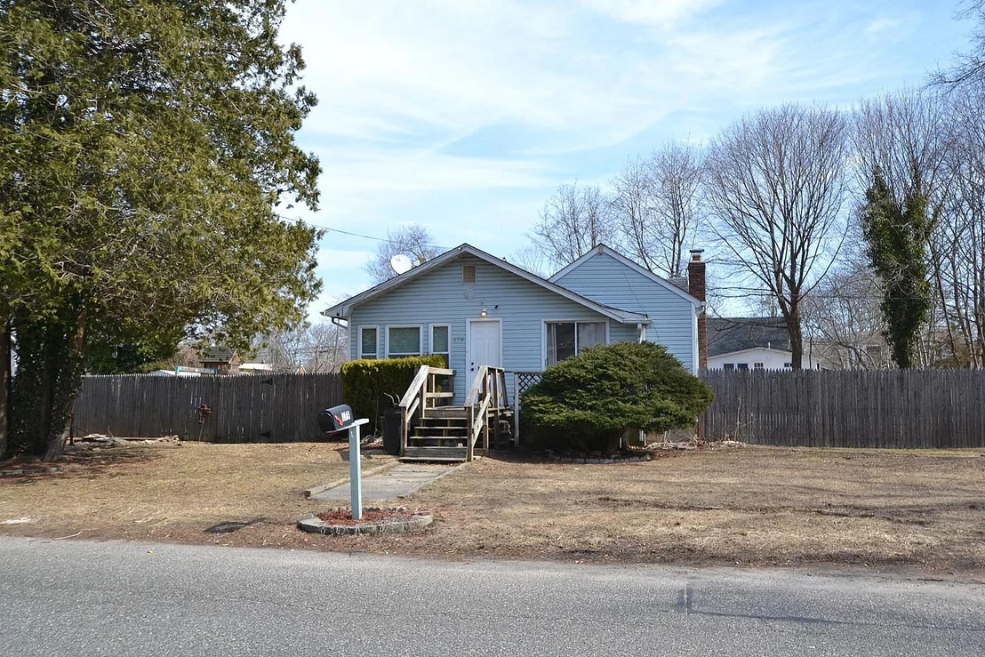 Photo of 179 Lynbrook Drive