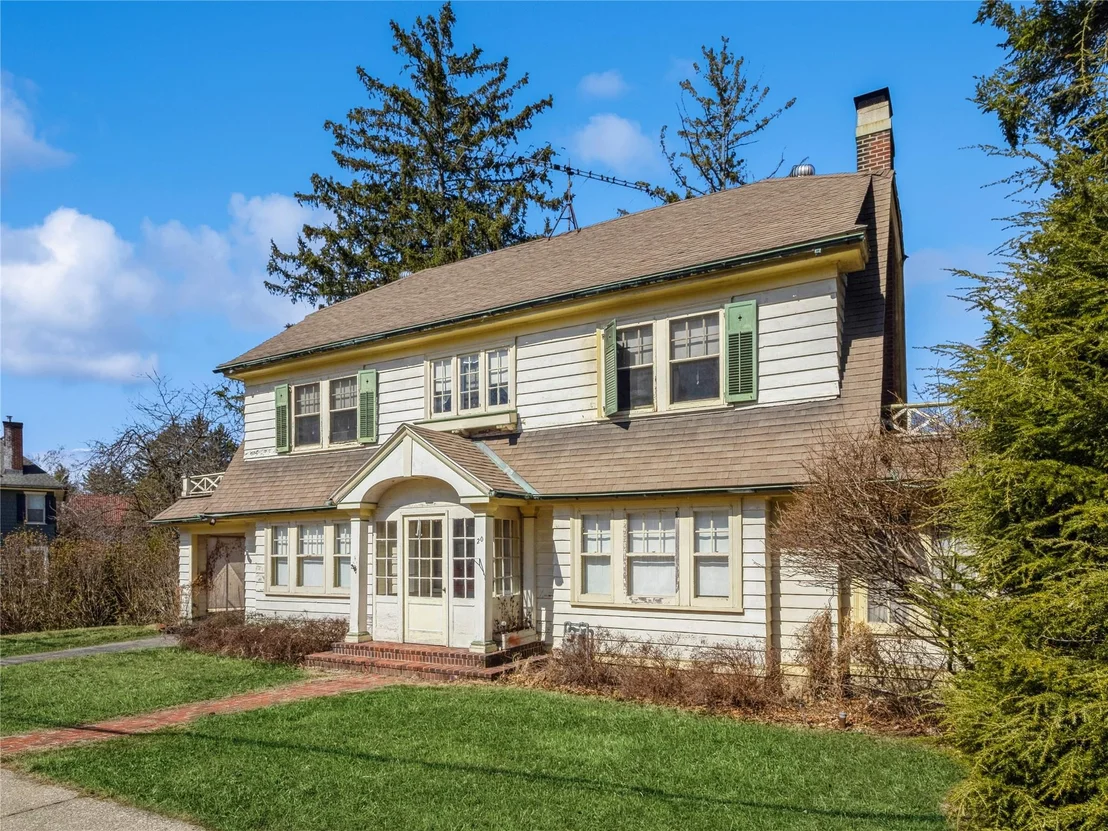 Photo of 20 Adriance Avenue