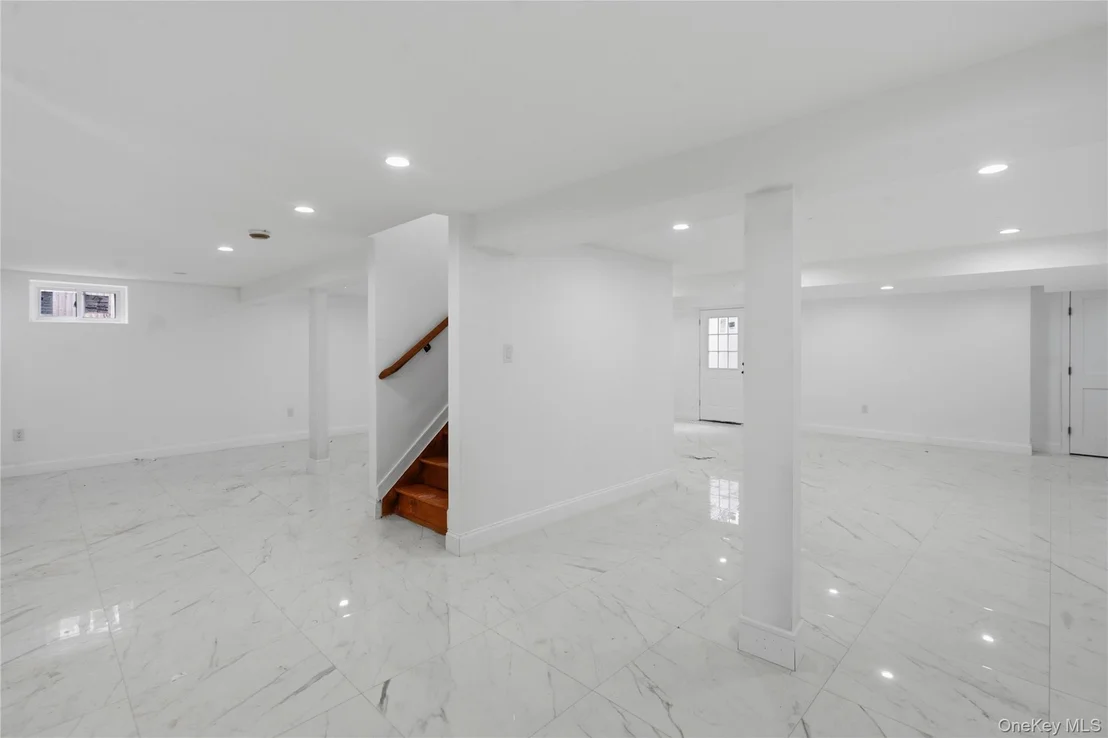 Photo of 145 Bethpage Road