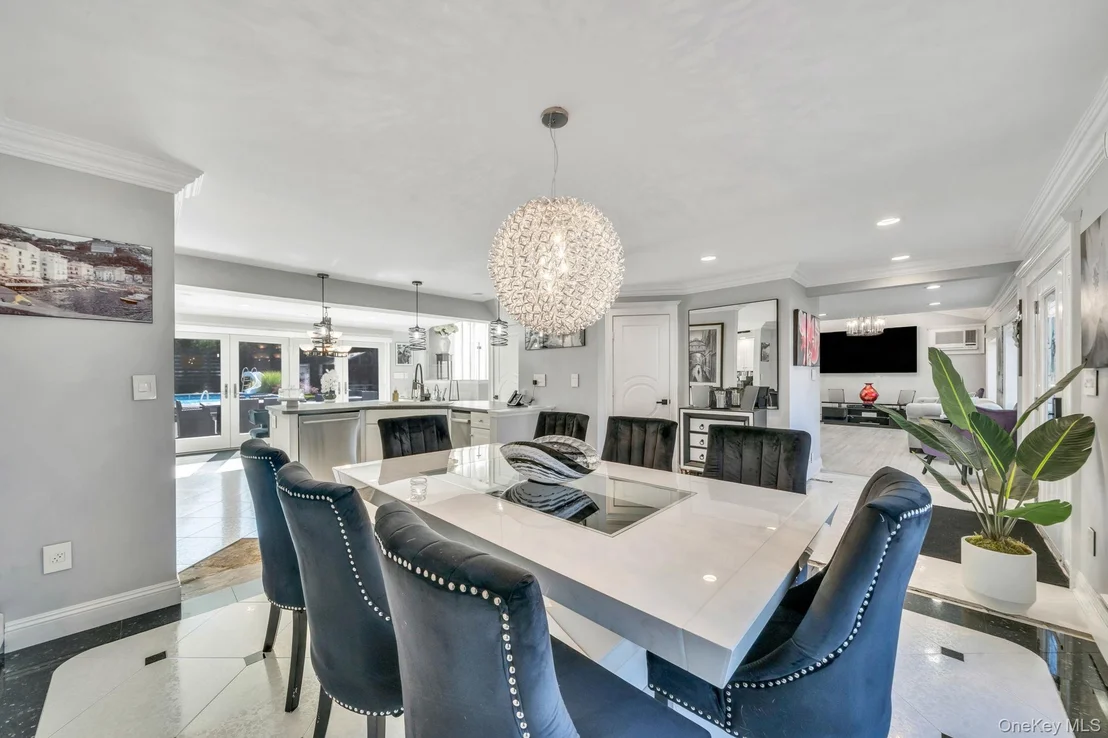 Photo of 29 Selden Boulevard