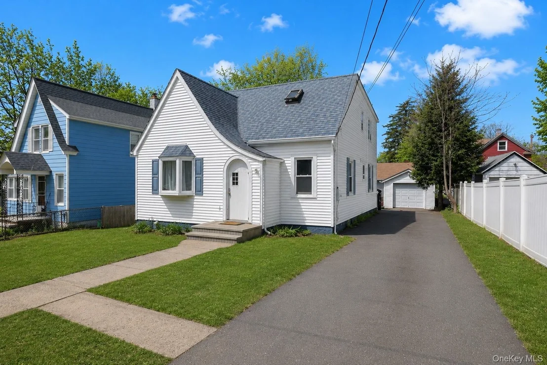 Photo of 6 Willow Avenue
