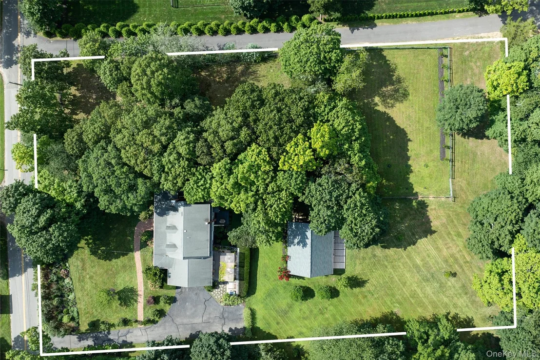 Photo of 184 Phillips Lane